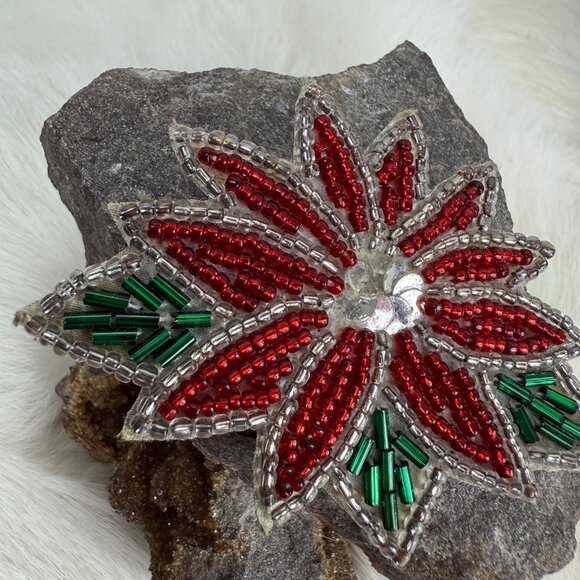 Vintage Poinsettia Flower Christmas Sequin & Bead Brooch - Picture 3 of 4